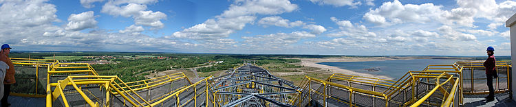 180°-Panoramablick von der Spitze der Brücke.