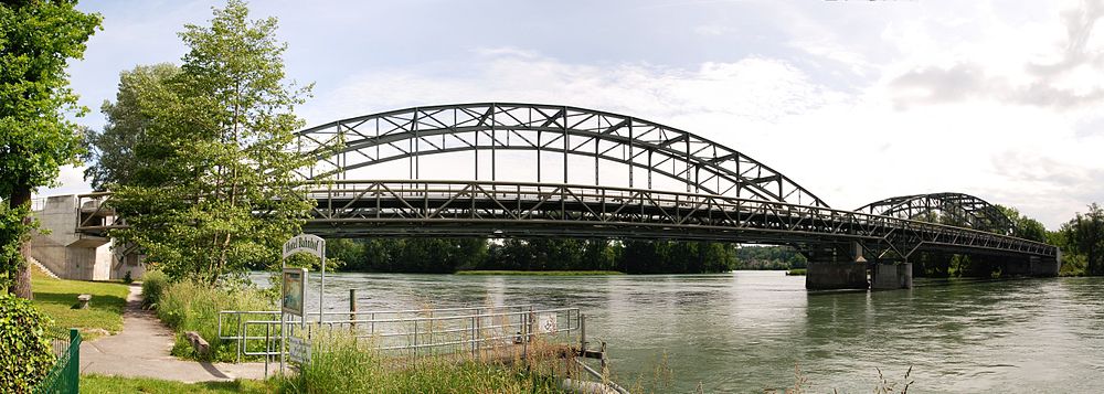 Aarebrücke Koblenz-Felsenau: Mündung der Aare in den Rhein