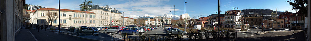 Panorama von Gap mit dem Lycée Dominique Villars.