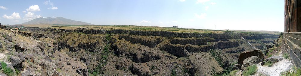 Canyon des Kassagh beim Kloster Hovhanavankh im Dorf Ohanawan unweit Aschtarak