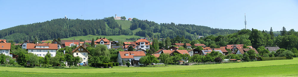 Blick in nördlicher Richtung auf den Hohen Peißenberg und Hohenpeißenberg.