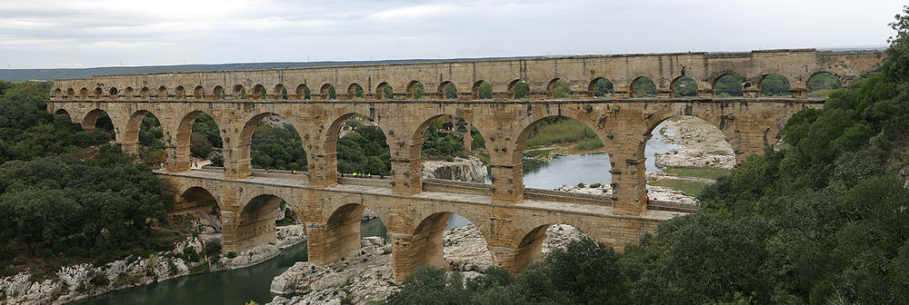 Panoramabild der Pont du Gard (aus nördlicher Richtung)
