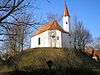 Burgstall Althegnenberg – Turmhügel mit der Kapelle
