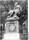 Bundesarchiv Bild 183-14308-0002, Berlin, Denkmal Alexander von Humboldt.jpg