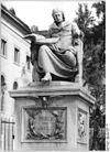 Bundesarchiv Bild 183-19000-1091, Berlin, Denkmal Wilhelm von Humboldt.jpg