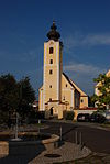 Kath. Pfarrkirche hl. Donatus mit Pfarrhof und Messnerhaus