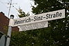Straßenschild Heinrich-Sinz-Straße Krumbach.JPG