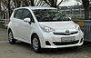 Toyota Verso-S 1.33 VVT-i Life – Frontansicht (1), 31. März 2011, Mettmann.jpg