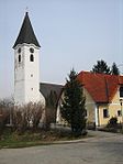 Kath. Pfarrkirche hl. Vitus und ehem. Friedhofsfläche