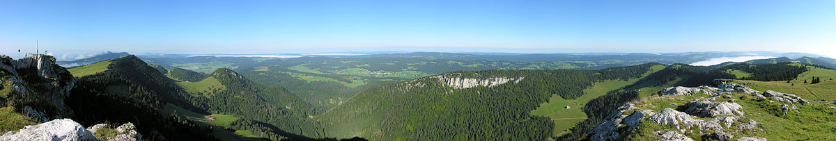 Aussicht vom Chasseron auf die Kantonsgrenze zu Neuenburg