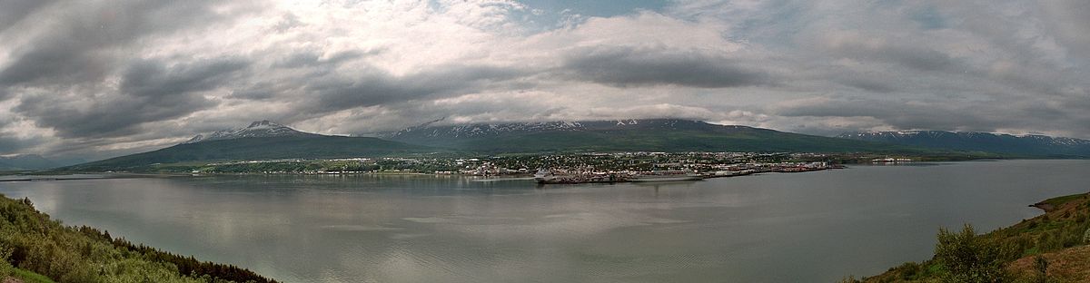 Akureyri – Panoramaaufnahme von Osten, August 2009