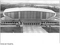 Bundesarchiv Bild 183-C0915-0004-001, Schwerin, Sport- und Kongresshalle.jpg