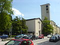 München, Kirchengebäude der kath. Pfarrgemeinde St. Andreas (außen).JPG