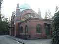 Trauerhalle des jüdischen Friedhofs in Hamburg-Ohlsdorf.jpg