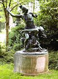 Verteidigung einer Sabinerin, sculpture by Joseph Uphues, 1886.jpg
