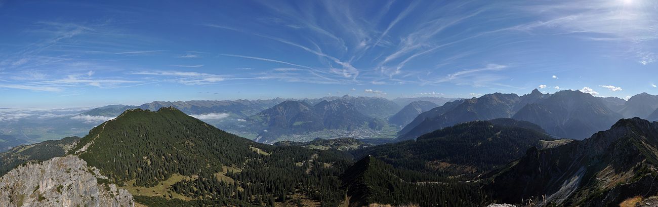 Panorama vom Schillerkopf, Blick auf Bludenz