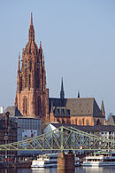 Frankfurt Am Main-St Bartholomaeus-Ansicht von der Untermainbruecke-20110328.jpg