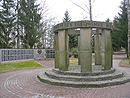 Ludwigsfelde Friedhof Ehrenmal Opfer Faschismus.JPG