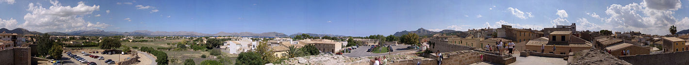360° Rundblick von der Stadtmauer in Alcúdia