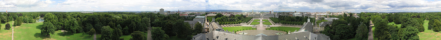 Rundumblick vom Karlsruher Schloss