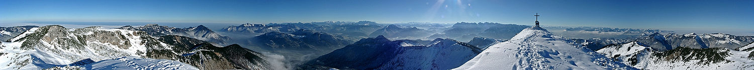 Panoramablick vom Geigelsteingipfel im Winter