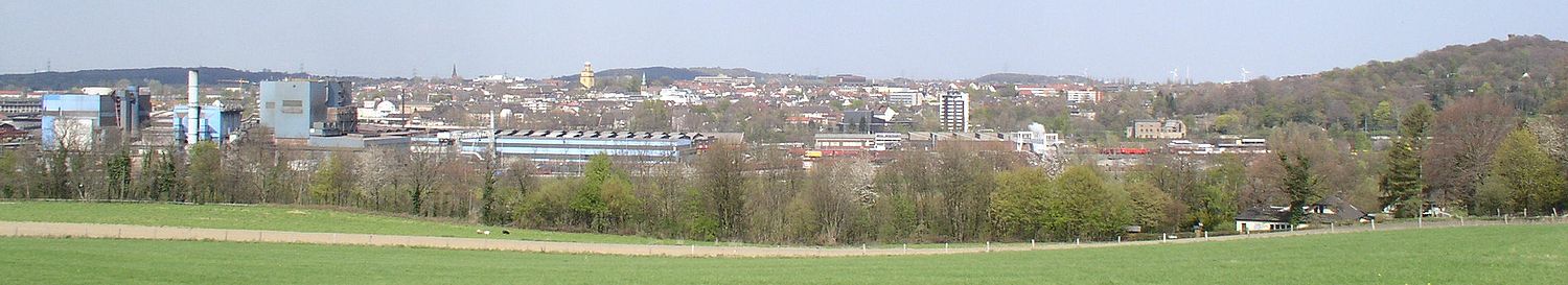 Panorama von Witten vom Ruhrtal (Muttental) aus gesehen (im Vordergrund: Deutsche Edelstahlwerke)