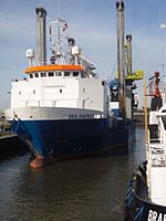 Die Sea Energy im Oktober 2011 in der Fischereihafenschleuse von Bremerhaven