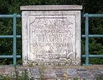 Histor. Inschrifttafel an der Brücke über den Krottenbach