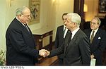 Richard von Weizsäcker ernennt Helmut Kohl zum Bundeskanzler