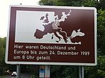 Gedenktafel Deutsche Teilung Grenze Spandau zu Grossglienicke.jpg
