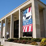 Harry S. Truman Presidential Library and Museum.jpg
