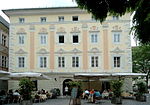 Stadtpalais Maria Saaler Hof, Paradeiser-Haus, Salz- und Tabakamtsgebäude