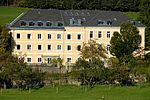 Litzlhof - Ehem. Schloss (landwirtschaftl. Fachschule) und Stall