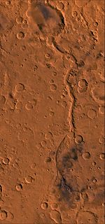 Ma'adim Vallis und Gusev-Krater (oben)