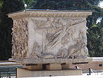 Die erhaltene Basis der Antoninus-Pius-Säule