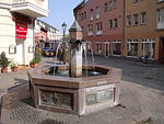 Partnerschaftsbrunnen in der Altstadt Spandau.jpg