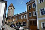 Alte Stadtschmiede, Scheiblingturm mit Teil der inneren Stadtmauer und Zwinger