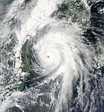 Typhoon Kompasu 2010-09-01 0450Z.jpg