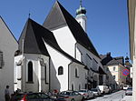 Stadtpfarrkirche St. Ulrich und ehem. Friedhofsfläche
