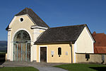 Mesnerhaus mit Kreuzkapelle
