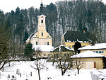 Kath. Pfarrkirche hl. Dionysius und Kirchhof