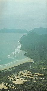 Luftaufnahme der Hauptinsel Côn Lôn
