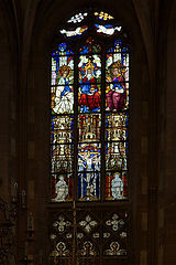 Frankfurt Am Main-Leonhardskirche-Glasmalerei-Chor-Mitte-Oben.jpg