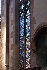 Frankfurt Am Main-Leonhardskirche-Glasmalerei-Chor-Sued-Links-Komplett.jpg