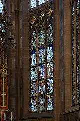 Frankfurt Am Main-Leonhardskirche-Glasmalerei-Chor-Sued-Rechts-Komplett.jpg