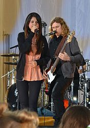 Selena Gomez & the Scene bei Good Morning America im Juni 2011
