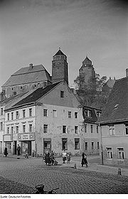 Die Eilenburg mit Amtshaus, Mauerturm, Bergfried und Gefängnis (v. l. n. r.), 1952