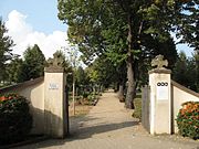Eingang zum Friedhof