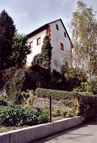 Hauptgebäude der Burg Wadendorf (2006)
