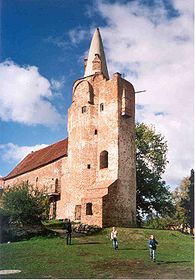 Die Burg Klempenow von Südosten gesehen